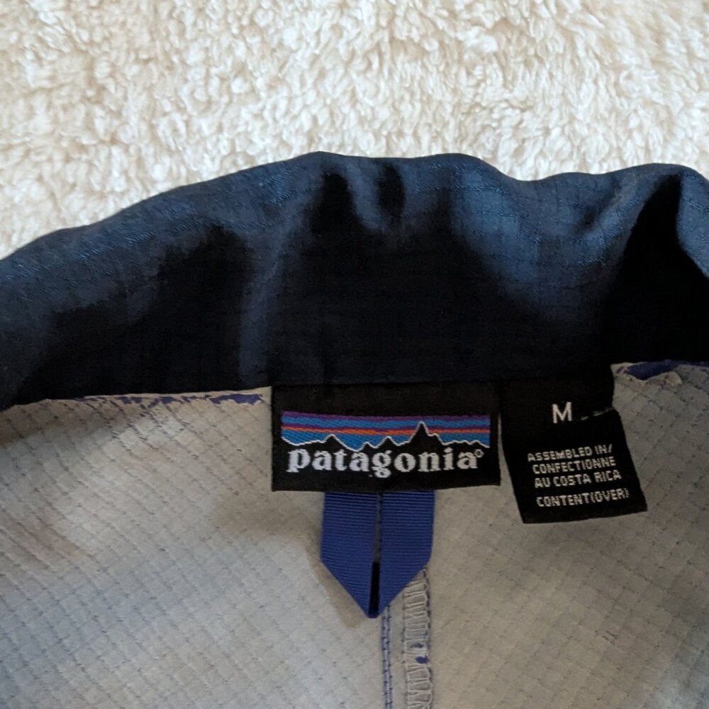 Patagonia Light Weight Polyester Rain Jacket - image 4